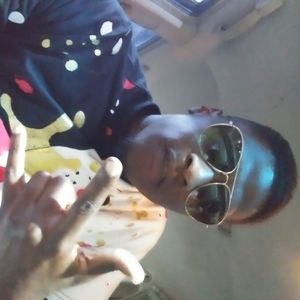 Meet your Posher, Lorenzo